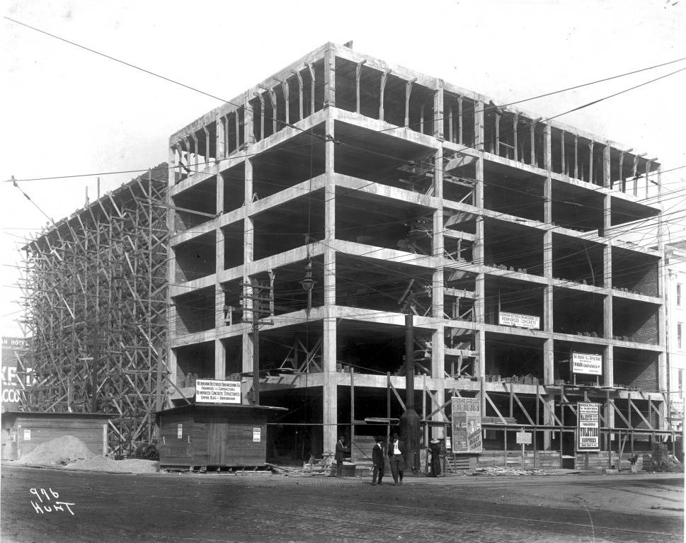 [Image: Lyric-Theater-under-construction-in-1912...ibrary.jpg]