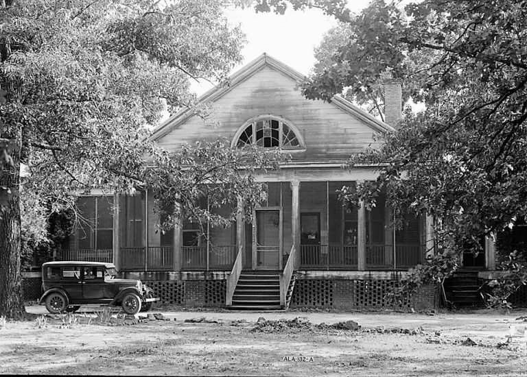 Amazing photos of Franklin King Beck home in Wilcox County, Alabama
