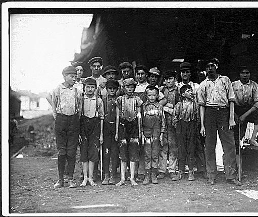 Some children working at Avondale Mills Birmingham Nov. 25, 1910 - photo by Lewis Hines