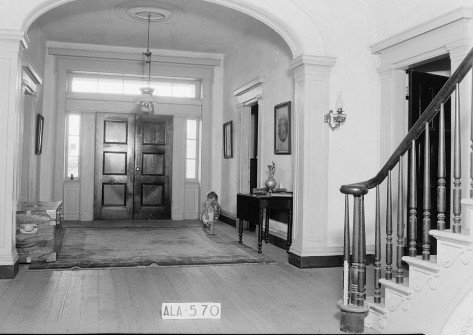 Glennville plantation20 STAIR DETAIL, ARCHWAY AND FRONT HALL DOORS