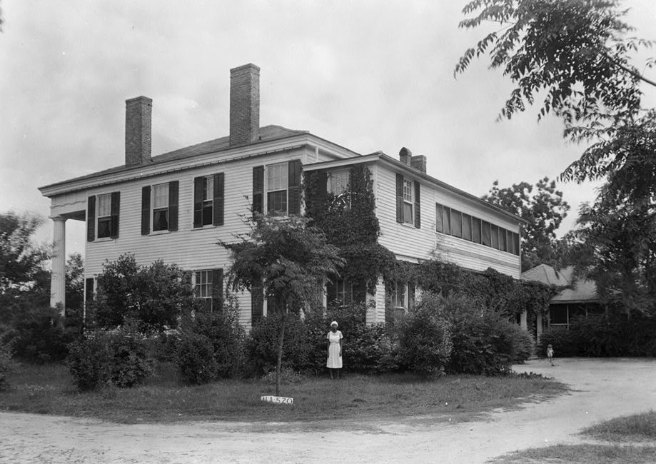 GlennvilleMay 18, 1935 REAR AND SIDE VIEW N.W. - Elmoreland, U.S. Highway 241, Glenville, Russell County, AL