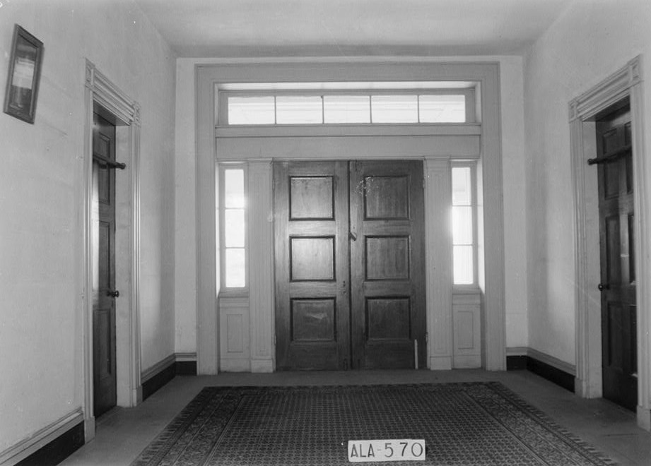 glennville plantation13 VIEW IN HALL UPSTAIRS, FRONT HALL DOOR AND 2 SIDE DOORS. - Elmoreland