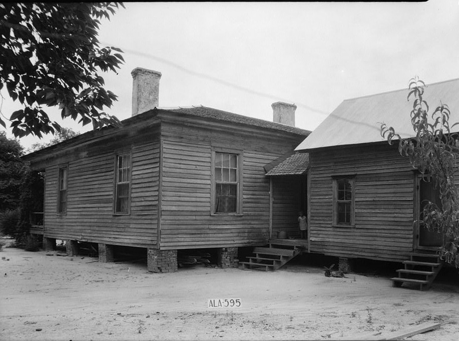 REAR AND SIDE VIEW, S.W. - Berry-Braswell House June 15, 1935