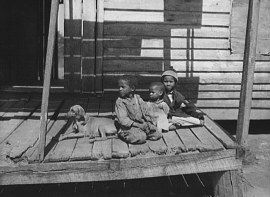 Sharecropper's children. Macon County, Alabama 1937 Arthur Rothstein