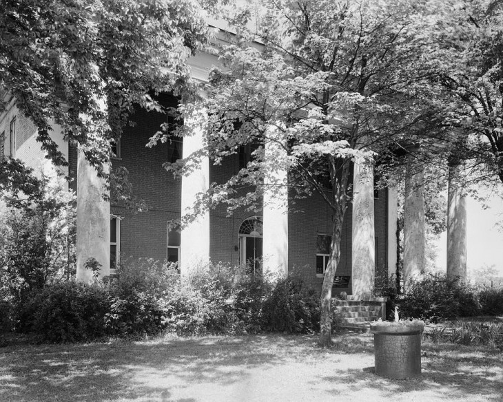 Beautiful Bibb Mansions, truth versus fiction [photographs] Alabama