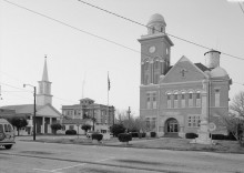 Bibb County, Alabama school almost broken up over an election for governor