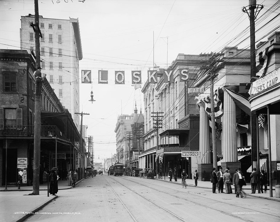 Royal Street looking north, Mobile, Alabama between 1905-1915 - Detroit Publishing Company