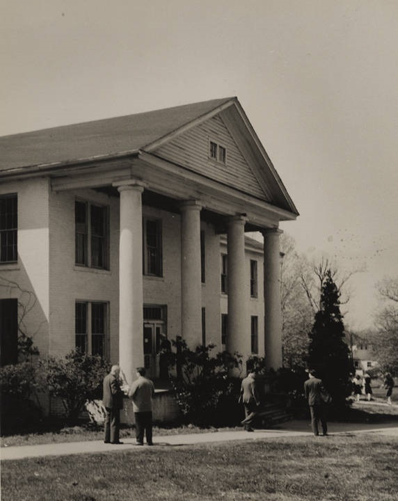 Science_Hall_on_the_East_Lake_campus_of_Howard_College_in_Birmingham_Alabama