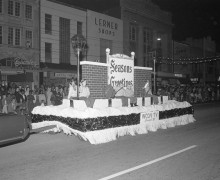 PATRON – Old Christmas Photographs at the Alabama Department of Archives and History