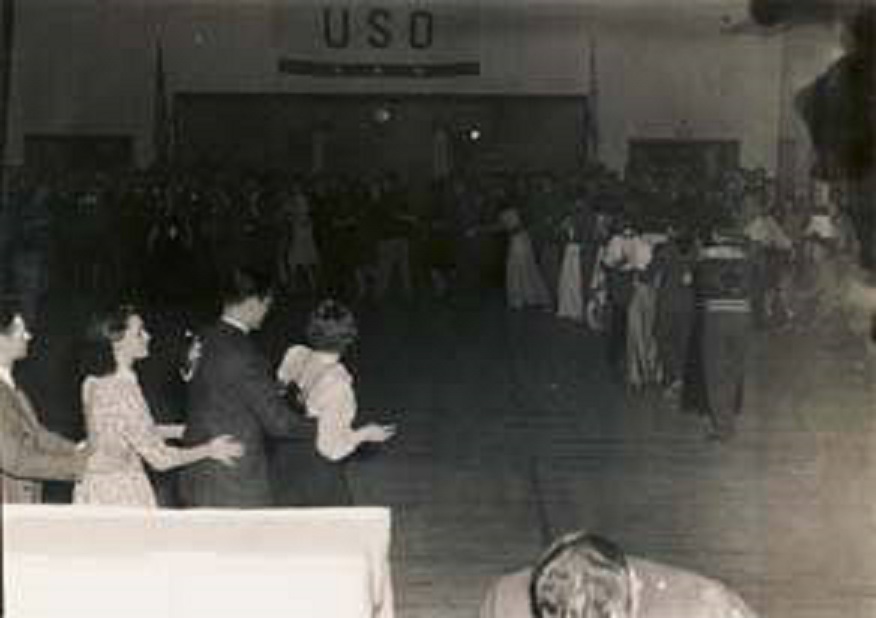 Conga_line_at_the_South_American_party2_held_by_the_USO_club_in_Talladega_Alabama