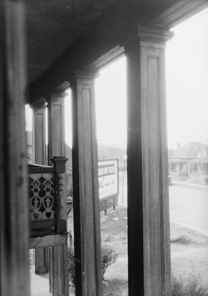 Alex Bush, Photographer, March 4, 1937 CLOSE-UP OF COLUMN ON FRONT - Benjamin Pinckney Worthington House, Sixth Avenue South, Birmingham, Jefferson County, AL