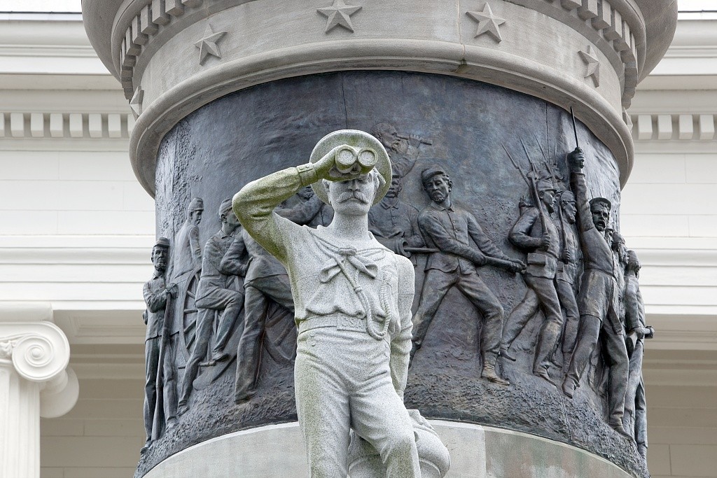 monument looking glasses