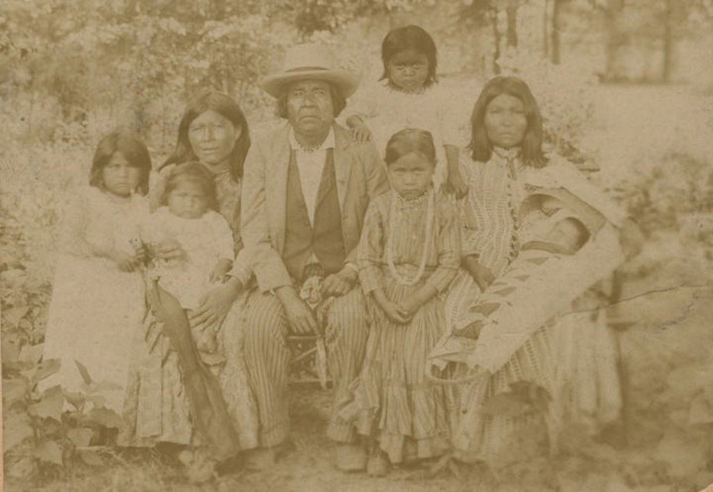 Apache chief Myeta and Hannah Eskiminzin and family at the Mount Vernon Barracks in Alabama. May 8, 1893 – Author George Briggs Russell -Apache Indian photograph collection Q3655