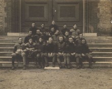 Early group pictures from the University of Alabama includes football team of 1901!