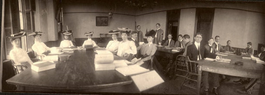 Historical Seminary, of the Alabama Polytechnic Institute, Auburn. Students are sitting around long tables. Q4141