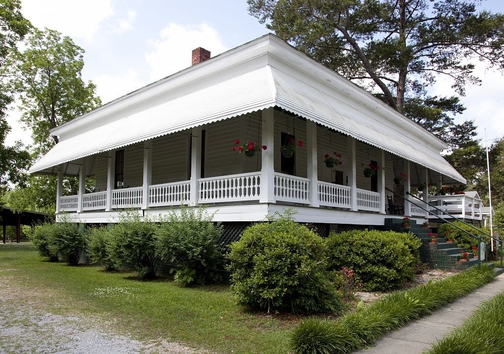 Boyhood home of Hank Williams Butler County2 by photographer Carol Highsmith 2010