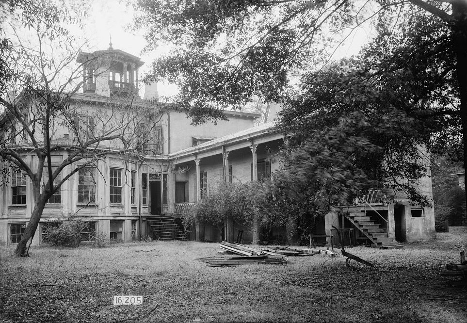 UPDATED WITH PODCAST Mysterious, haunted mansion [pics and films] in Tuscaloosa has many historical connections