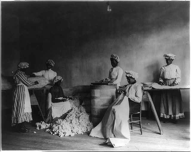 African American students in mattress-making class, Tuskegee Institute, Tuskegee, Ala ca. 1902 (Frances Benjamin Johnston, Library of Congress)