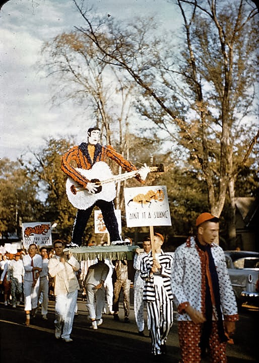 Photographs from the past -Photographs of Auburn University students in 1956 Parade