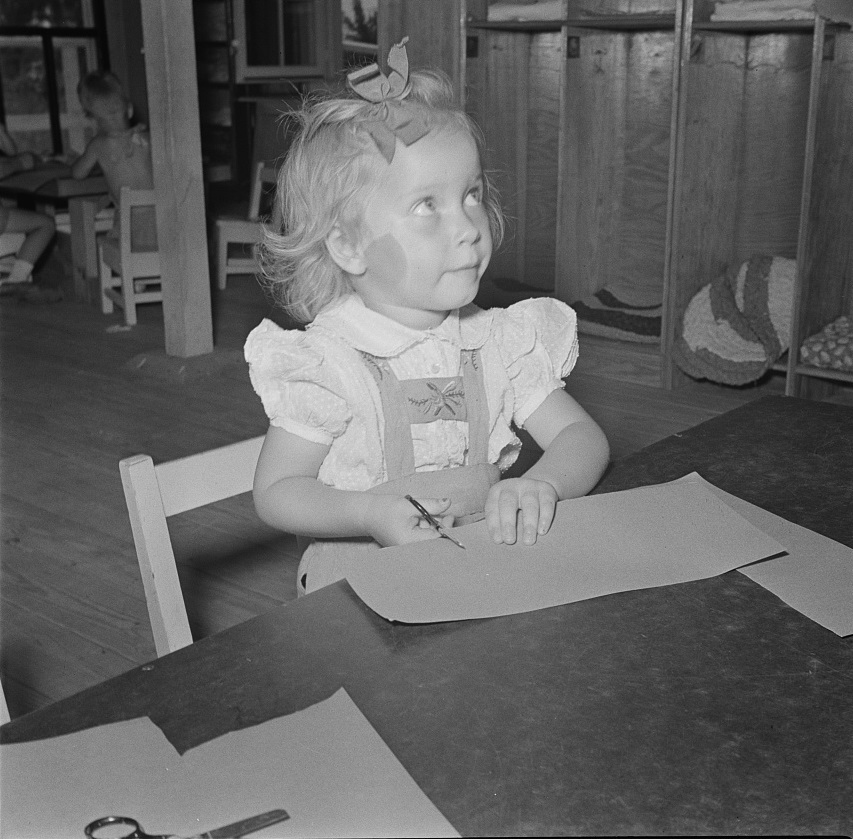 Childersburg, Alabama. WPA (Works Progress Administration) defense workers child ( May 1942, John Collier, LOC)