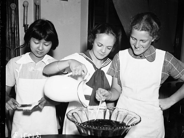 PATRON + RECIPE WEDNESDAY: Creamy Tomato Punch from the 1940s