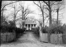 PATRON + Does this beautiful old mansion still exist in Talladega County?
