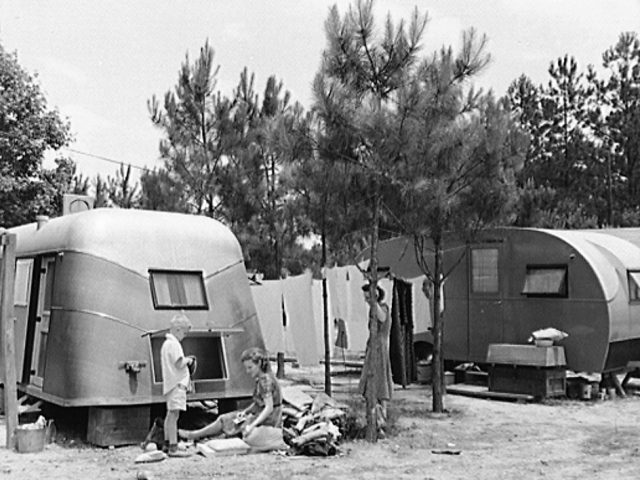 Pictures show housing was at a premium in Childersburg, Alabama in 1942