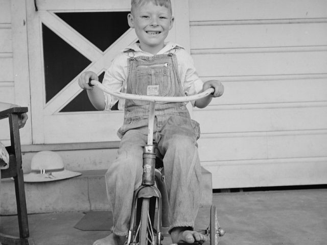 Photos of Clark family of Coffee County, Alabama August 1941